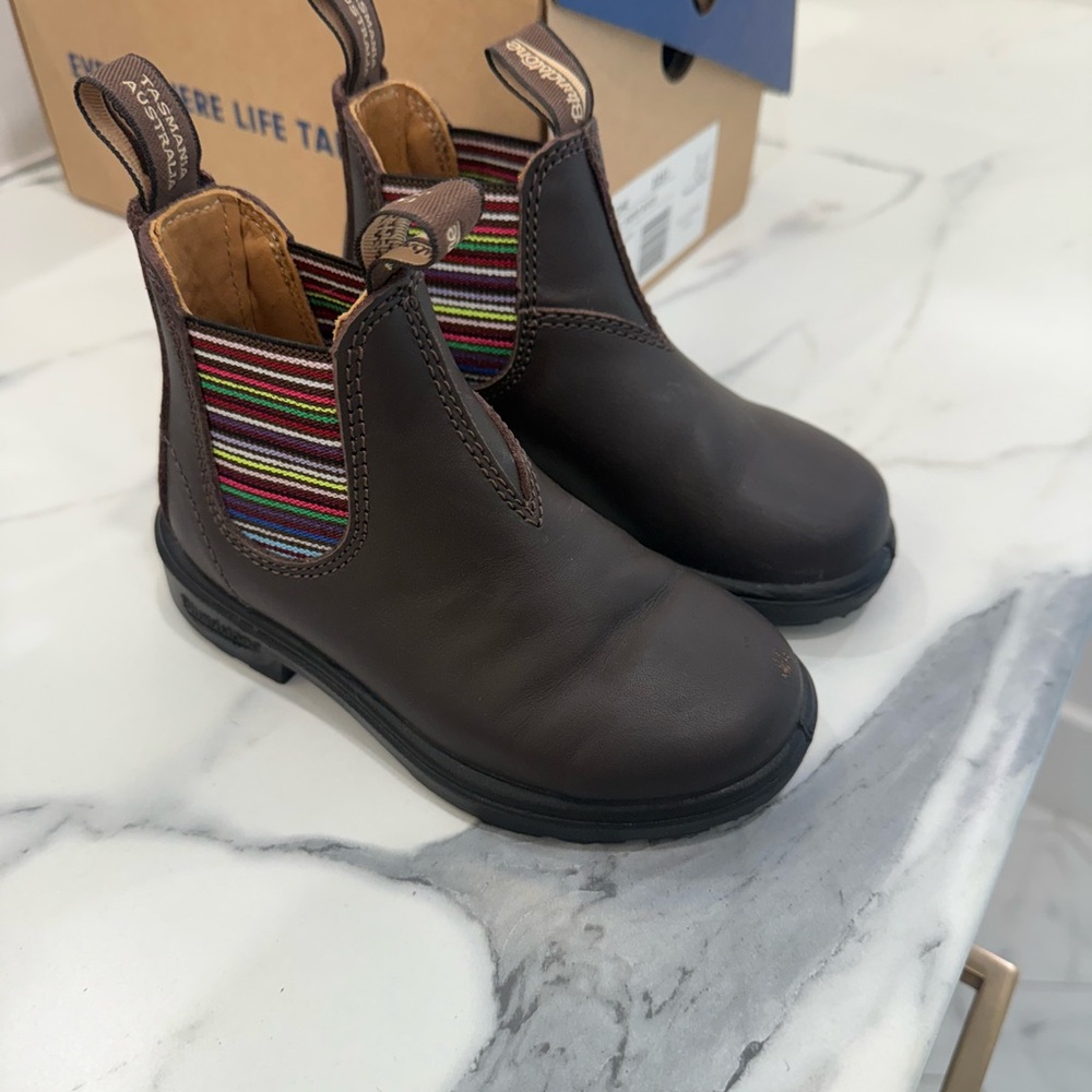 Blundstone Kids Brown Boots with Colorful Stripes